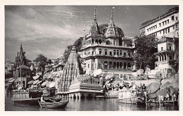 India - VARANASI Benares - By The Ganges River - REAL PHOTO - Publ. Unknown  - Inde