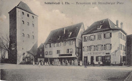 Sélestat (68) Tour Des Sorcières Pl. Du Maréchal De Lattre Schlettstadt Hexenturm Mit Srassburger Platz - Selestat