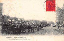 Mauritius - MOKA - Railway Station - Discharging Sugar Canes, Embarking Sugar - Publ. Unknown - Maurice