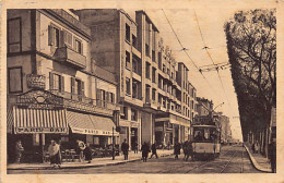 TUNIS - Avenue Jules Ferry - Tramway 105 - Ed. Combier 28 - Tunisie