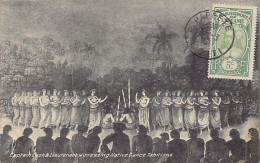 French Polynesia - Captain Cook & Lieutenant Witnessing Native Dance In Tahiti, 1769 - Ed. F. Homes - Polynésie Française