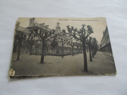 NANTES  ( 44 Loire Atlantique  ) LA COUR D HONNEUR DU LYCEE CLEMENCEAU 1940 - Nantes