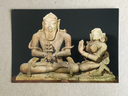 India Indie Indien - Kajuraho Archaeological Museum King And Queen Chandella Sculpture - India
