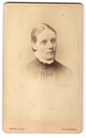 Photo Byrne & Co., Richmond, Portrait Junge Frau Mit Zusammengebundenem Haar  - Personnes Anonymes