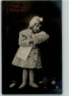 10225711 - Fotoverlag L.J. +F.F. Serie 4232-4 Kind Mit Einem Muff, Pilze AK - New Year