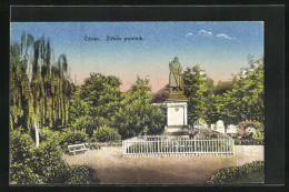 AK Tschaslau / Caslav, Zizkuv Pomnik, Denkmal Im Park  - República Checa