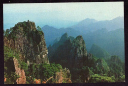 AK 212464 CHINA - Stone Monkey On The Huangshan Mountains - Chine