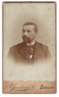 Fotografie A. Jandorf & Co., Berlin-C., Spittelmarkt 16-17, Eleganter Herr Mit Henri Quatre  - Anonyme Personen