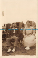 R111381 Old Postcard. Woman And Man - Welt