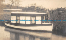 R112517 Old Postcard. Boat - Monde