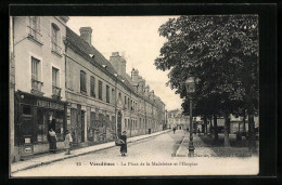 CPA Vendome, La Place De La Madeleine Et L`Hospice  - Vendome