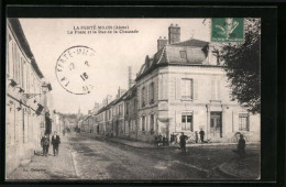 CPA La Ferté-Milon, La Poste Et La Rue De La Chaussée  - Other & Unclassified