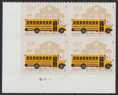 YELLOW SCHOOLBUS USA 2023 CORNER PLATE BLOCK OF 4 MNH Sc.5742 - Busses