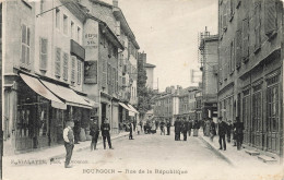 38 - BOURGOIN - RUE De La REPUBLIQUE ANIMEE - Bourgoin