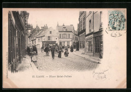 CPA Laon, Place Saint-Julien  - Laon