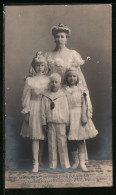 AK La Princesse Charles De Hohenzollern, Les Princesses Stephanie, Marie Antoinette Et Prince Albrecht  - Familles Royales