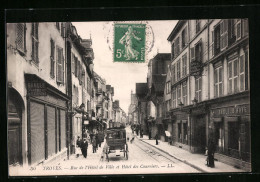 CPA Troyes, Rue De L'Hotel De Ville Et Hotel Des Courriers  - Troyes