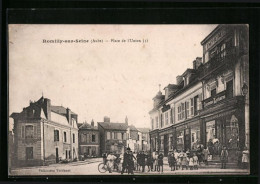 CPA Romilly-sur-Seine, Place De L'Union  - Romilly-sur-Seine