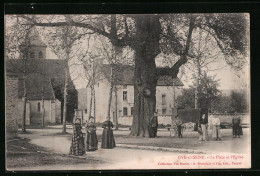 CPA Gyé-sur-Seine, La Place Et L'Eglise  - Other & Unclassified