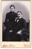 Fotografie Atelier Lipsia, Leipzig, Thomasring 15, Junges Paar In Eleganter Kleidung  - Anonyme Personen