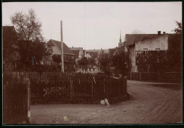 Fotografie Brück & Sohn Meissen, Ansicht Niederau B. Dresden, Blick In Die Dorfstrasse Mit Wohnhäusern  - Luoghi