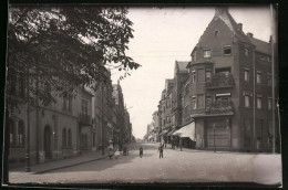 Fotografie Brück & Sohn Meissen, Ansicht Limbach I. Sa., Partie In Der Helenenstrasse, Geschäft Louis Bernhardt  - Lieux