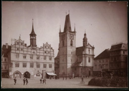 Fotografie Brück & Sohn Meissen, Ansicht Leitmeritz, Blick Auf Den Stadtplatz Mit Geschäften Und Litfasssäule  - Orte