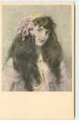 N°10718 - Carte Illustrateur - MM Vienne N°324 - Femme Avec Des Iris Dans Les Cheveux - Vienne