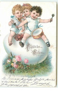 N°9733 - Fröhliche Ostern - Enfants Jouant De La Musique Assis Sur Un Oeuf - Pâques