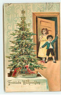 N°20687 - Carte Gaufrée - Frohliche Weihnachten - Enfants Découvrant Le Sapin De Noël - Sonstige & Ohne Zuordnung