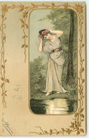 N°12911 - Carte Gaufrée - Jeune Femme Au Bord De L'eau - Frauen