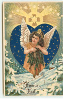 N°18468 - Carte Gaufrée - Heureux Noël - Ange Dans Un Coeur, Tenant Une Branche De Sapin - Autres & Non Classés