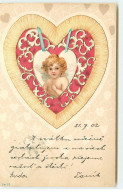 N°17489 - Carte Gaufrée - Clapsaddle - Ange Dans Un Coeur - Valentinstag