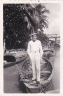 Photo Originale 1954-  Militaria - Viet Nam - Cochinchine -  A Bord D Un Sampan - Marine Vinh Long - Krieg, Militär