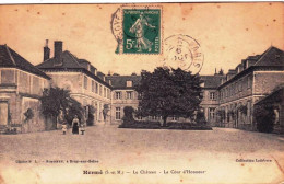 77 - Seine Et Marne -  HERME - Le Chateau  - La Cour D Honneur - Altri & Non Classificati