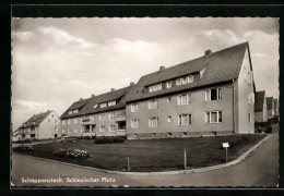 AK Schöppenstedt, Schlesischer Platz Mit Wohnhäusern  - Altri & Non Classificati