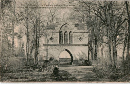 VIRY-CHATILLON: Le Pavillon Gothique Aux Armes Du Duc De Raguse - Très Bon état - Viry-Châtillon