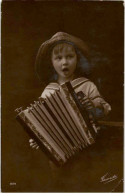 MUSIQUE: Enfant Musiciens, Accordéon - Très Bon état - Music And Musicians