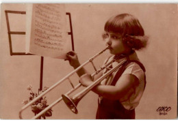 MUSIQUE: Jeune Fille, Trombone - Très Bon état - Musique Et Musiciens