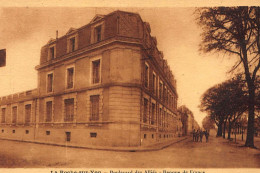 LA ROCHE-sur-YON : Boulevard Des Alliés, Banque De France - Tres Bon Etat - Banche