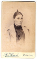 Fotografie H. Linck, Winterthur, St. Georgenstrasse, Bürgerliche Dame Im Mantel  - Anonyme Personen