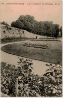 JUVISY-sur-ORGE: La Terrasse Et Les Pelouse - Très Bon état - Juvisy-sur-Orge