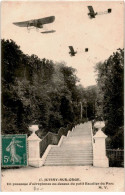 JUVISY-sur-ORGE: Un Passage D'aéroplanes Au-dessus Du Petit Escalier Du Parc - état - Juvisy-sur-Orge