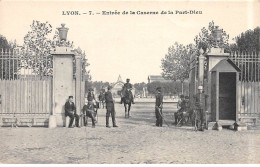 LYON - Entrée De La Caserne De La Part Dieu - Très Bon état - Autres & Non Classés