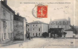 VERTOLAYE - La Place Et La Maison D'Ecole - état - Otros & Sin Clasificación