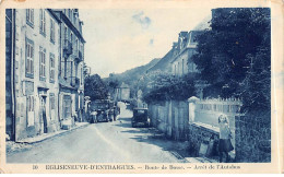 EGLISENEUVE D'ENTRAIGUES - Route De Bosse - Arrêt De L'Autobus - état - Autres & Non Classés