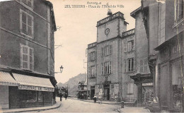 THIERS - Place De L'Hôtel De Ville - Très Bon état - Thiers