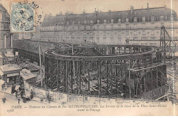 PARIS - Travaux Du Chemin De Fer Métropolitain - Les Fermes De La Gare De La Place Saint Michel Avant Le Fonçage - état - Metro, Stations