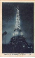 PARIS - La Tour Eiffel - Vue De Nuit - Très Bon état - Tour Eiffel