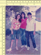 REAL PHOTO, Three Young Girls In Jeans Filles Old Photo - Personnes Anonymes